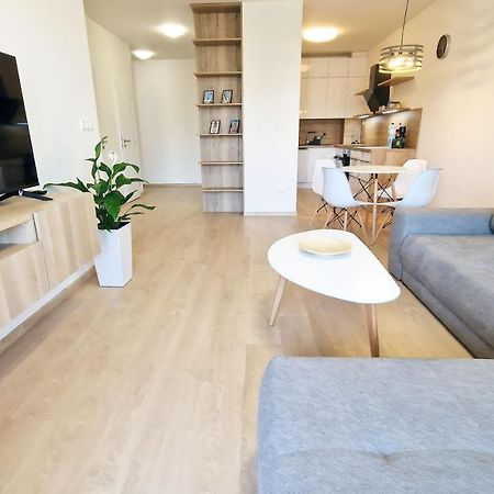 Luxo 2 Room Apartments By Bratislavatrip 외부 사진