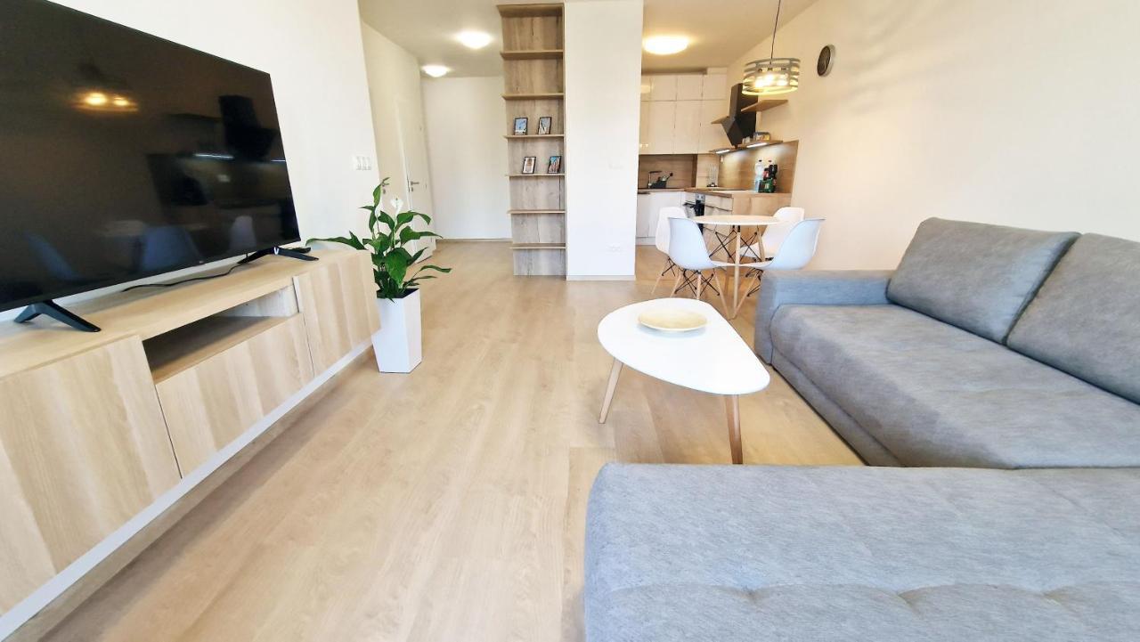 Luxo 2 Room Apartments By Bratislavatrip 외부 사진